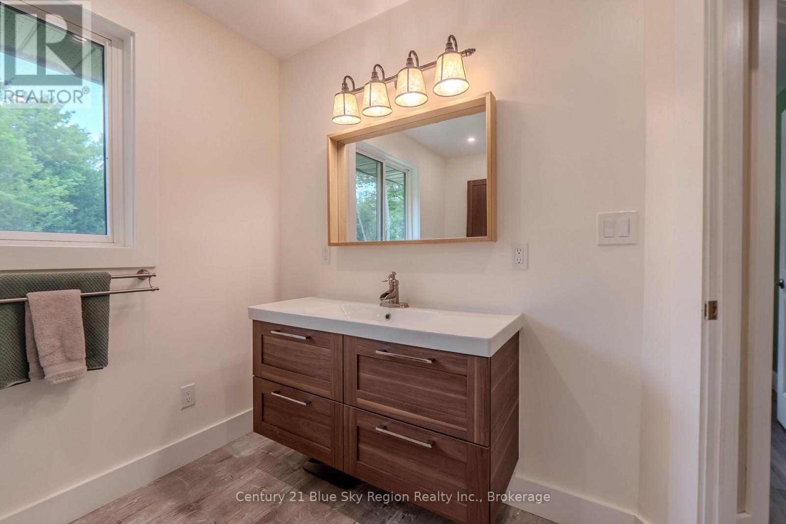 887 DEVELOPMENT ROAD - Image 32