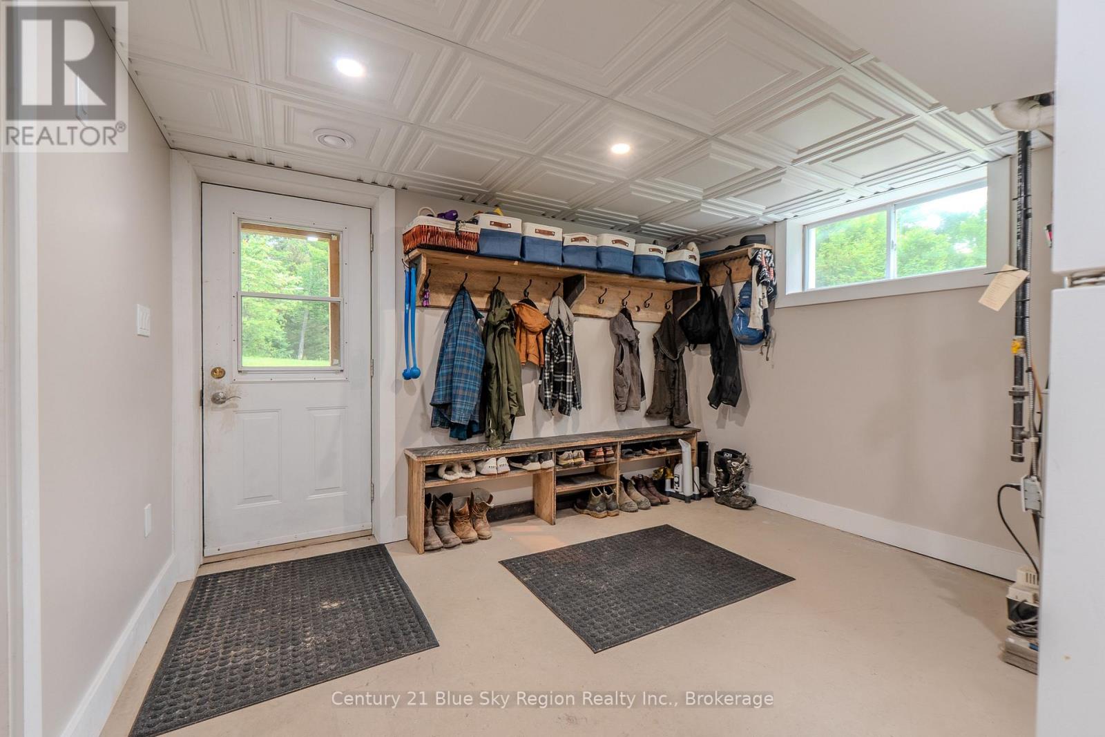887 DEVELOPMENT ROAD - Image 37