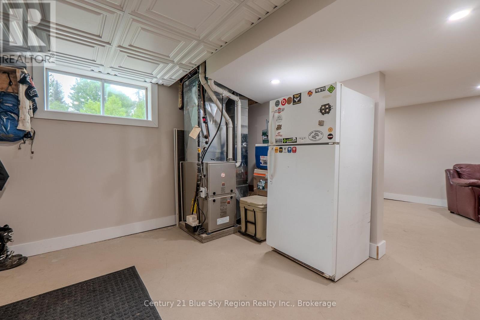 887 DEVELOPMENT ROAD - Image 38
