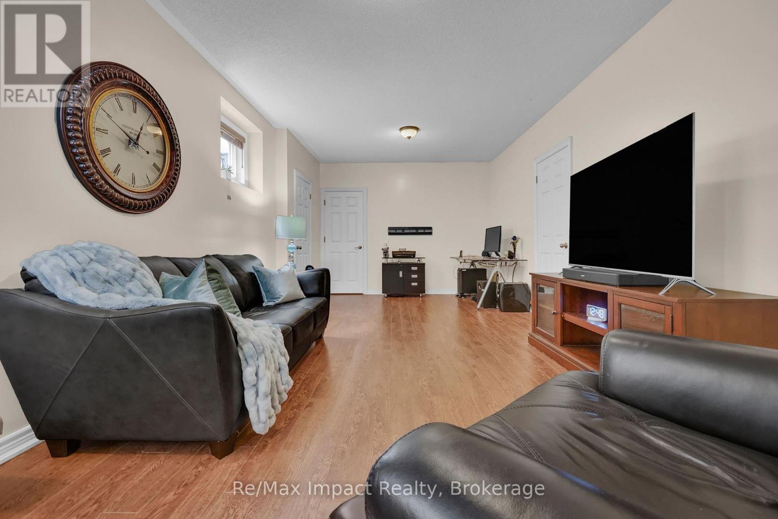 14A HUNT STREET - 24