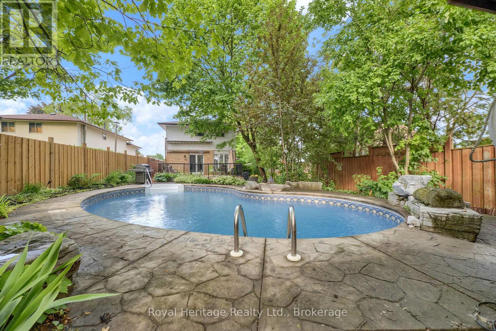 868 WILLIAM BOOTH CRESCENT - 20