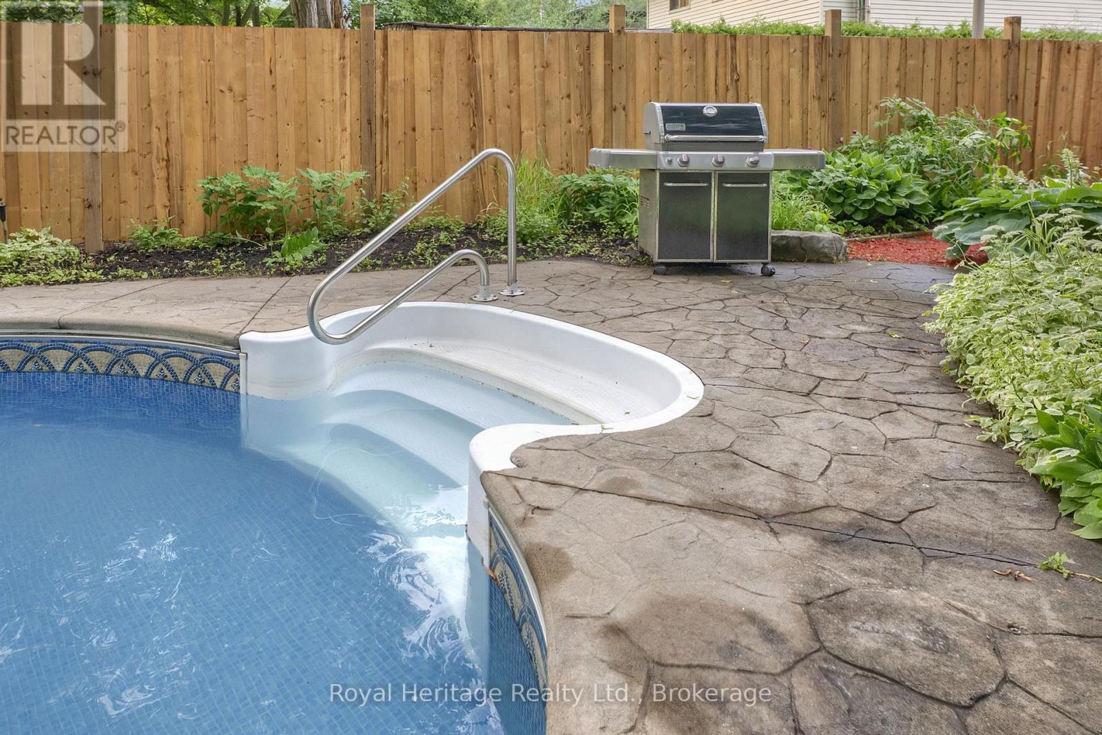 868 WILLIAM BOOTH CRESCENT - 22