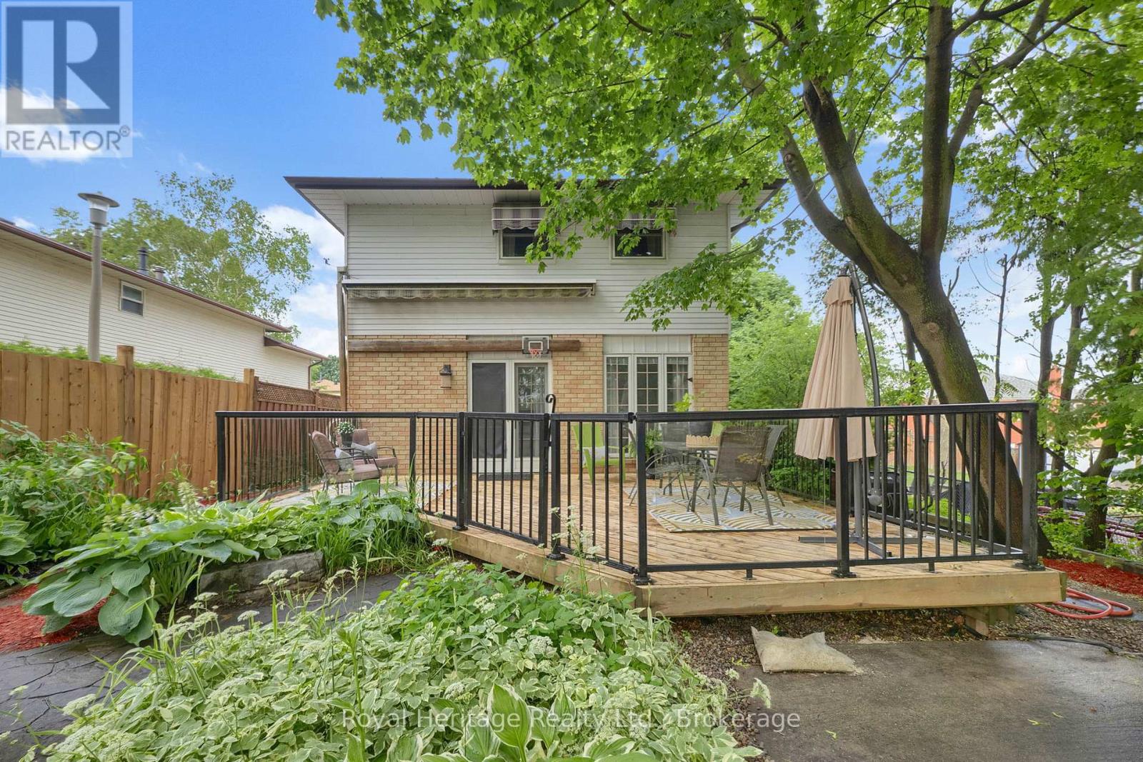 868 WILLIAM BOOTH CRESCENT - 23