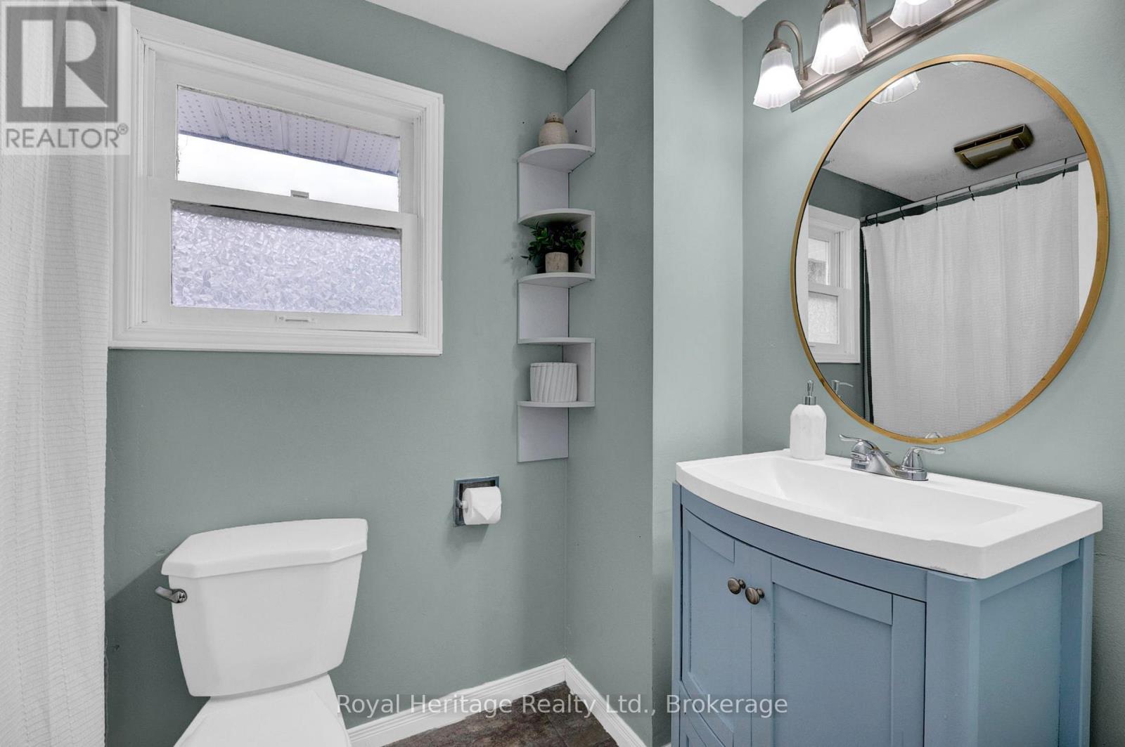 868 WILLIAM BOOTH CRESCENT - 32