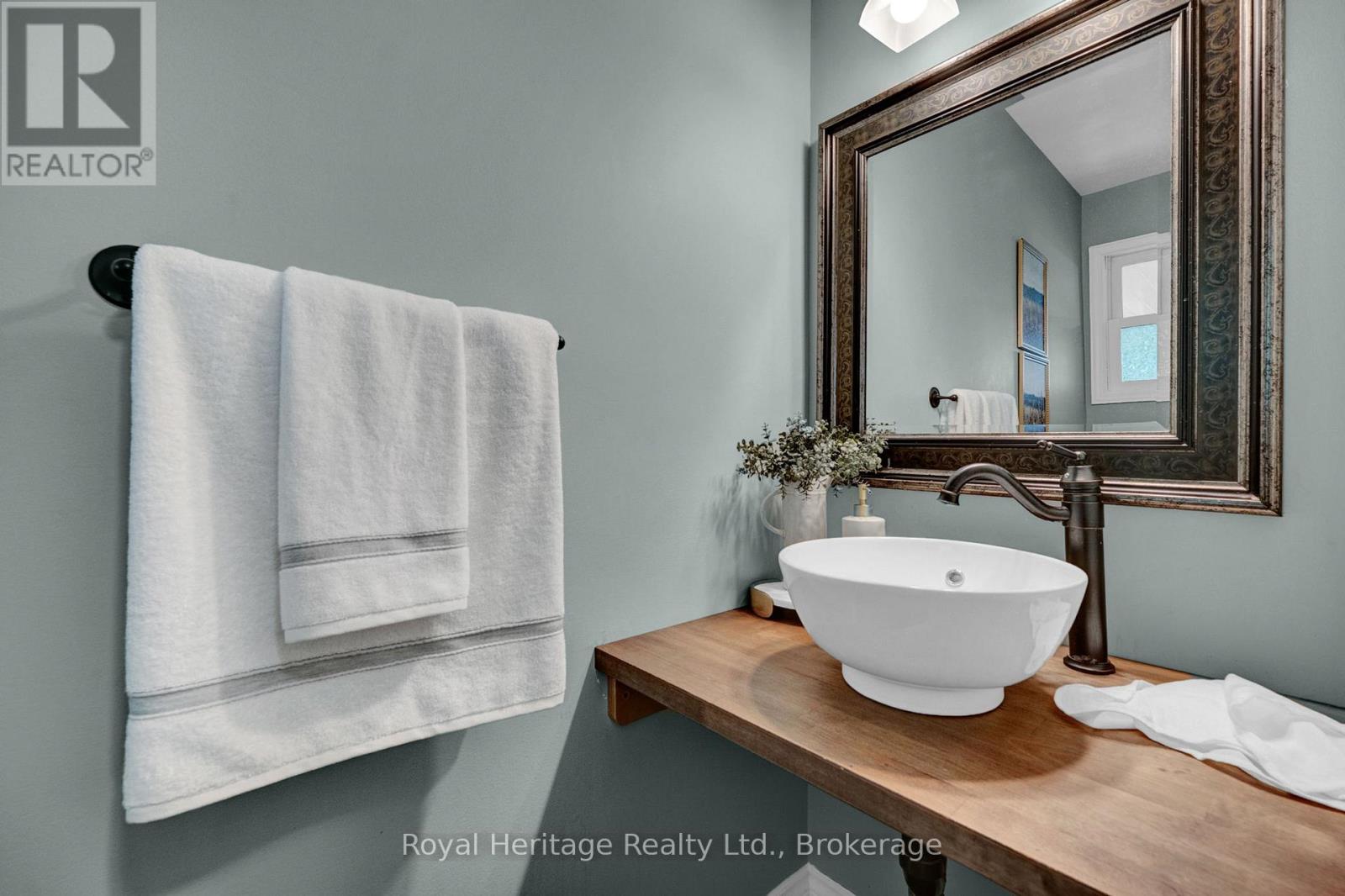 868 WILLIAM BOOTH CRESCENT - 5