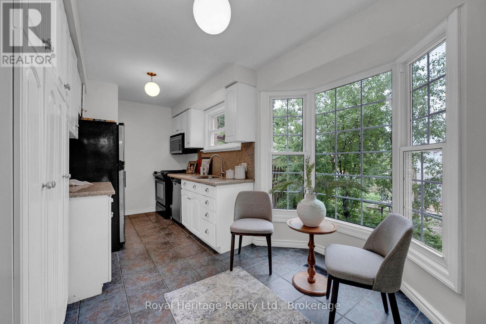 868 WILLIAM BOOTH CRESCENT - 8