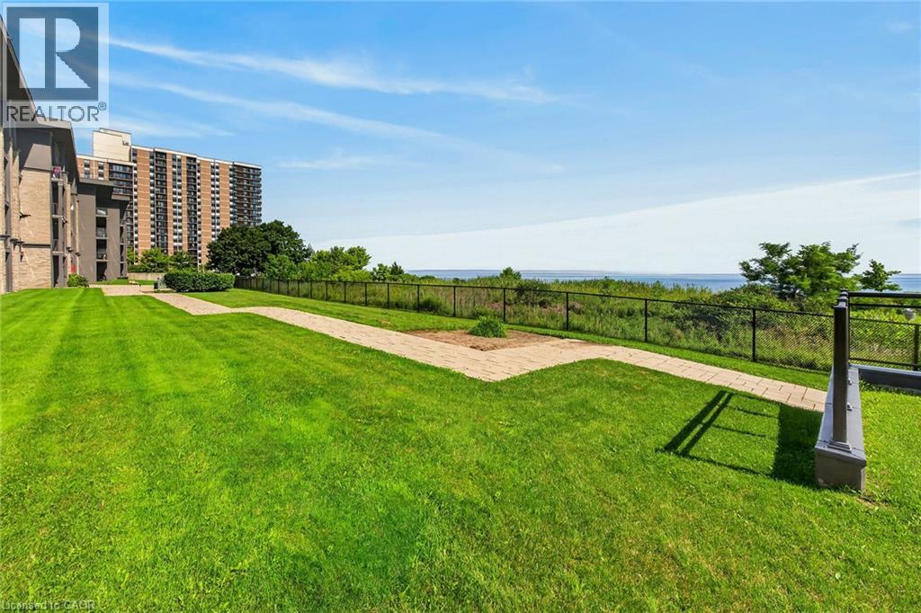 #122 35 SOUTHSHORE Crescent - Image 35