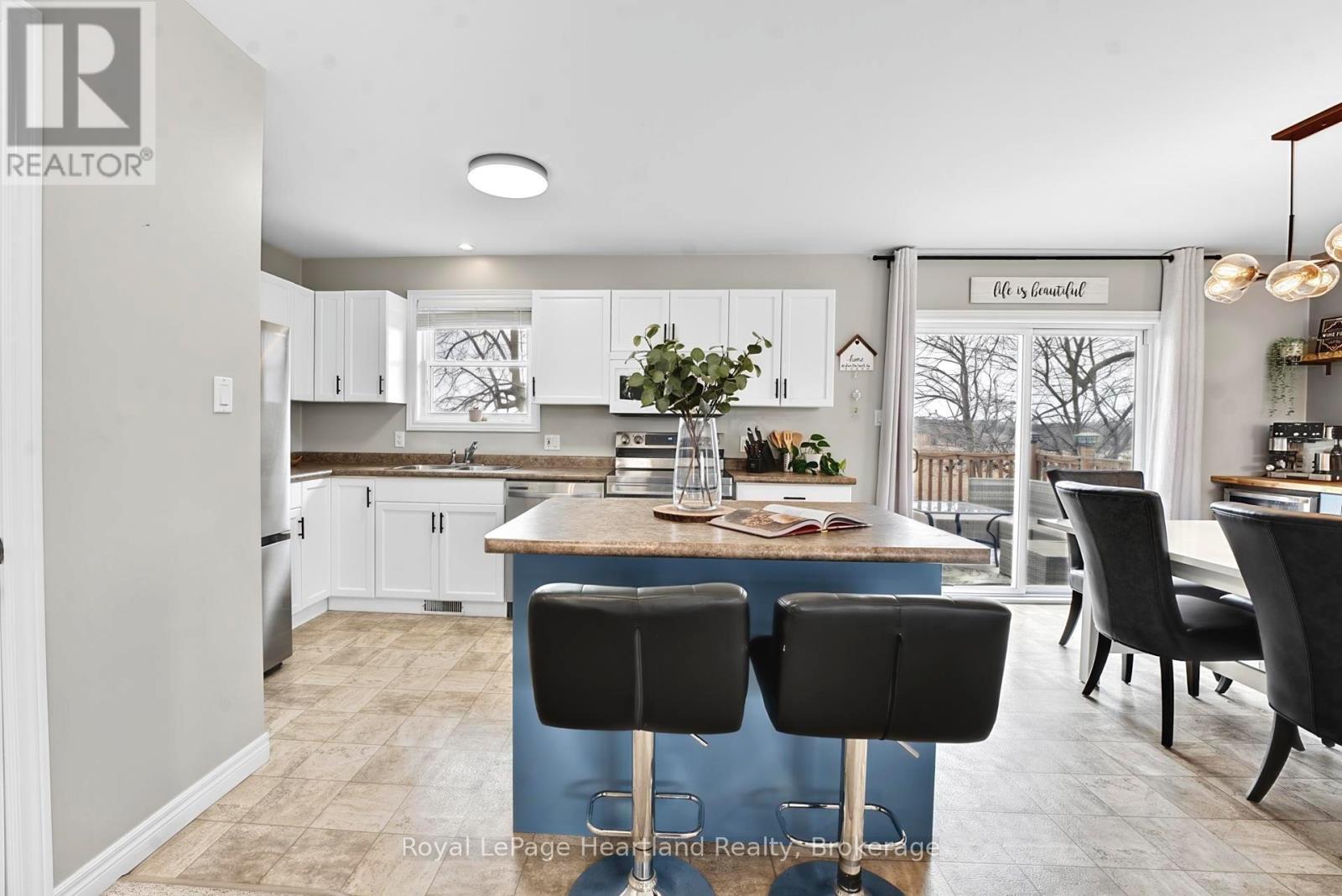 25 LEE CRESCENT - 13