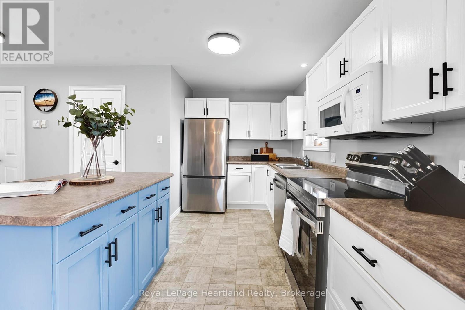 25 LEE CRESCENT - 14