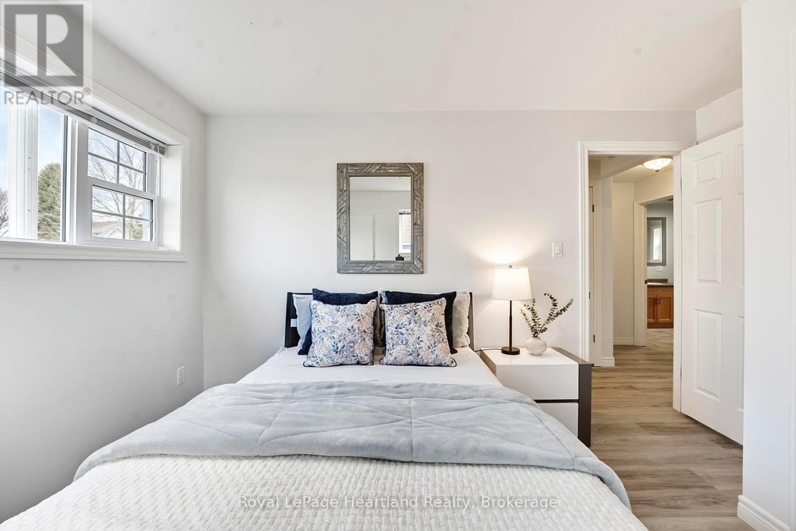 25 LEE CRESCENT - 19