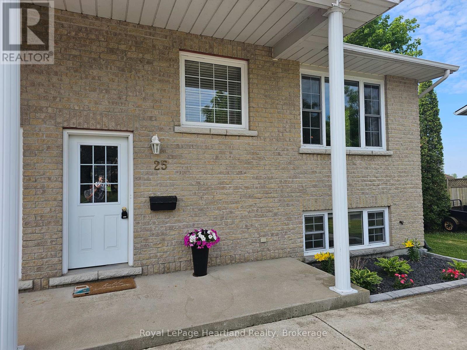 25 LEE CRESCENT - 2