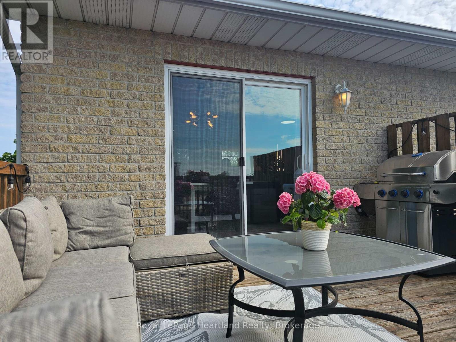 25 LEE CRESCENT - 26