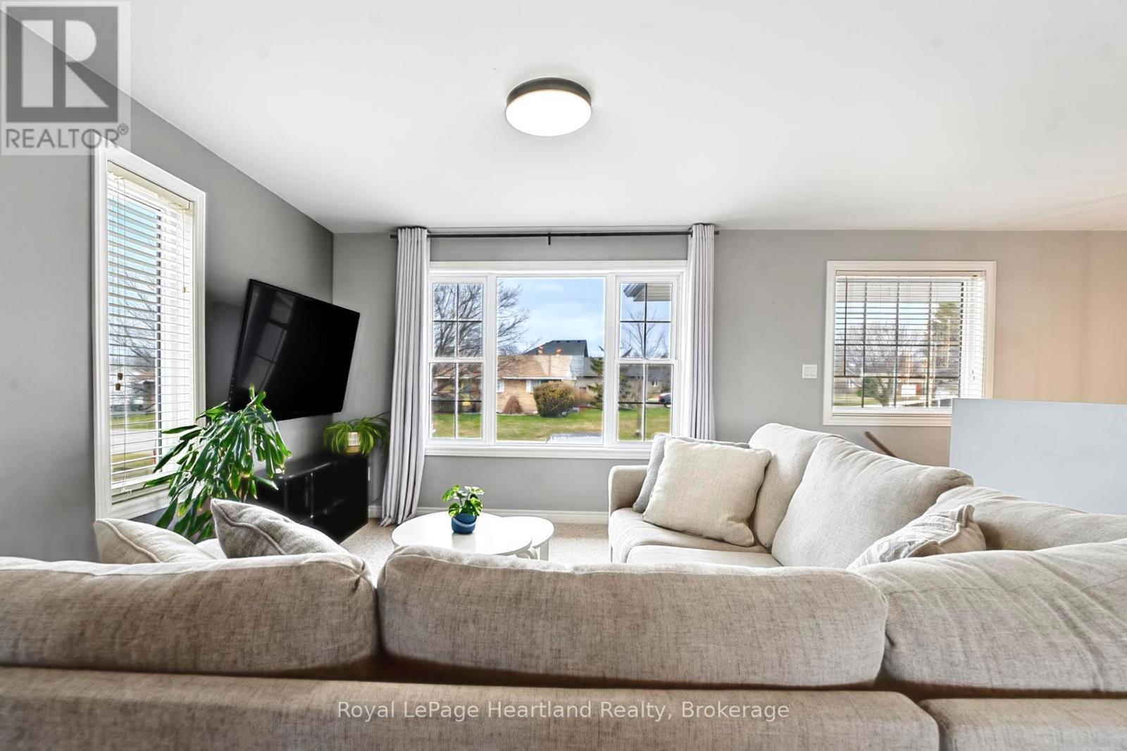 25 LEE CRESCENT - 6