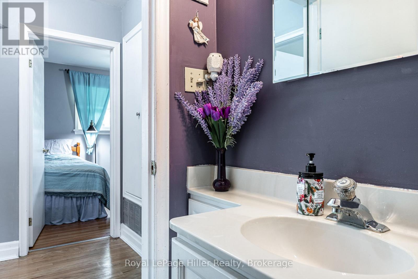 185 STRACHAN STREET - Image 17