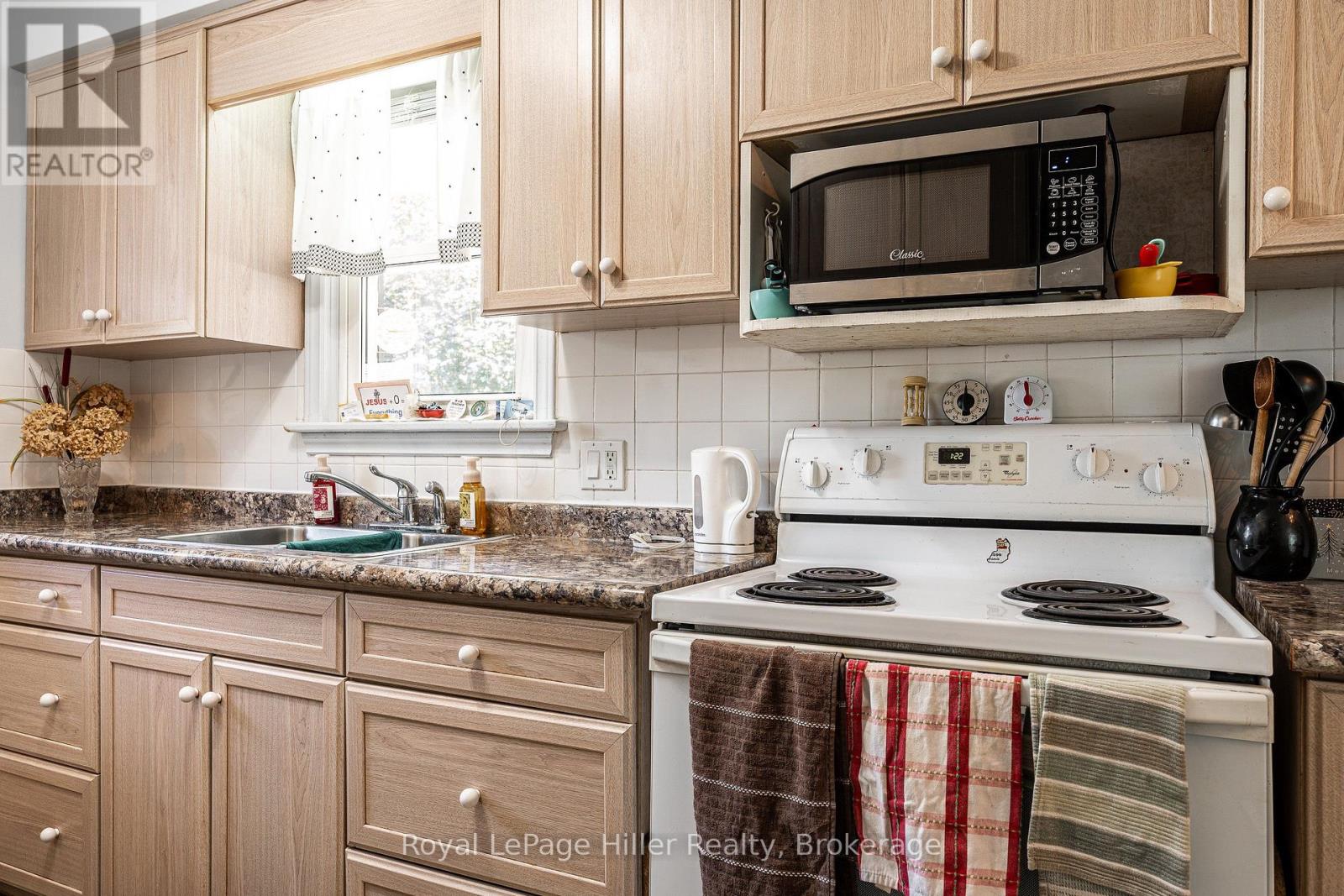 185 STRACHAN STREET - Image 23