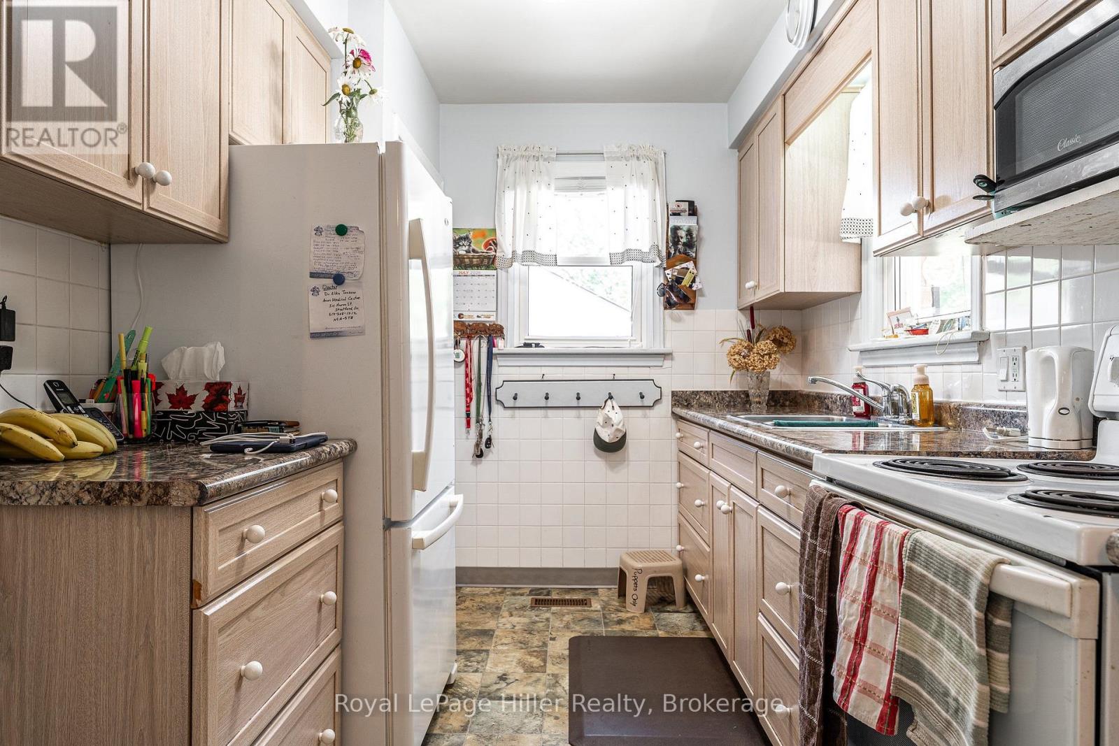 185 STRACHAN STREET - Image 24