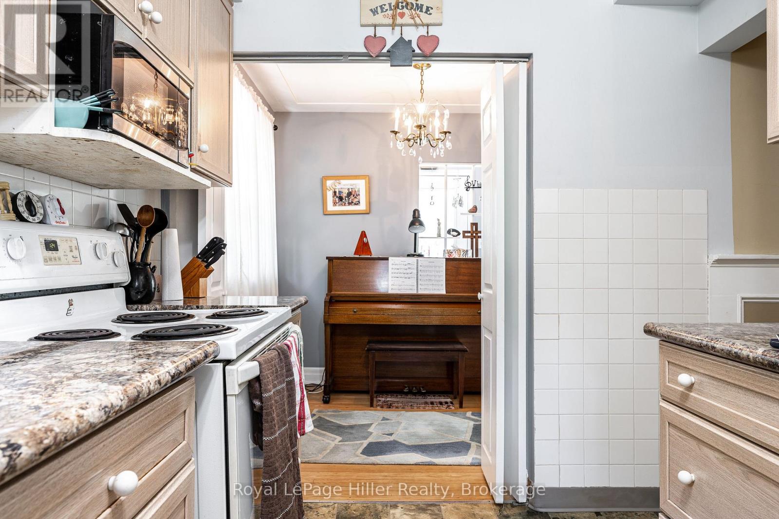 185 STRACHAN STREET - Image 26