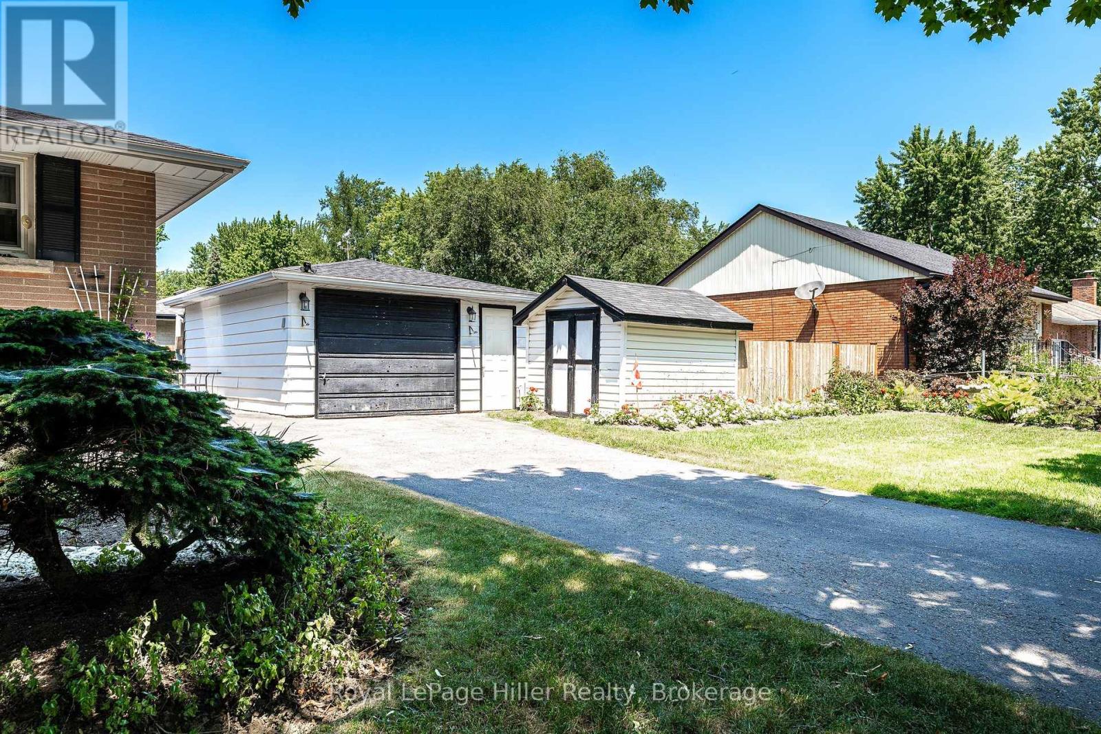 185 STRACHAN STREET - Image 36