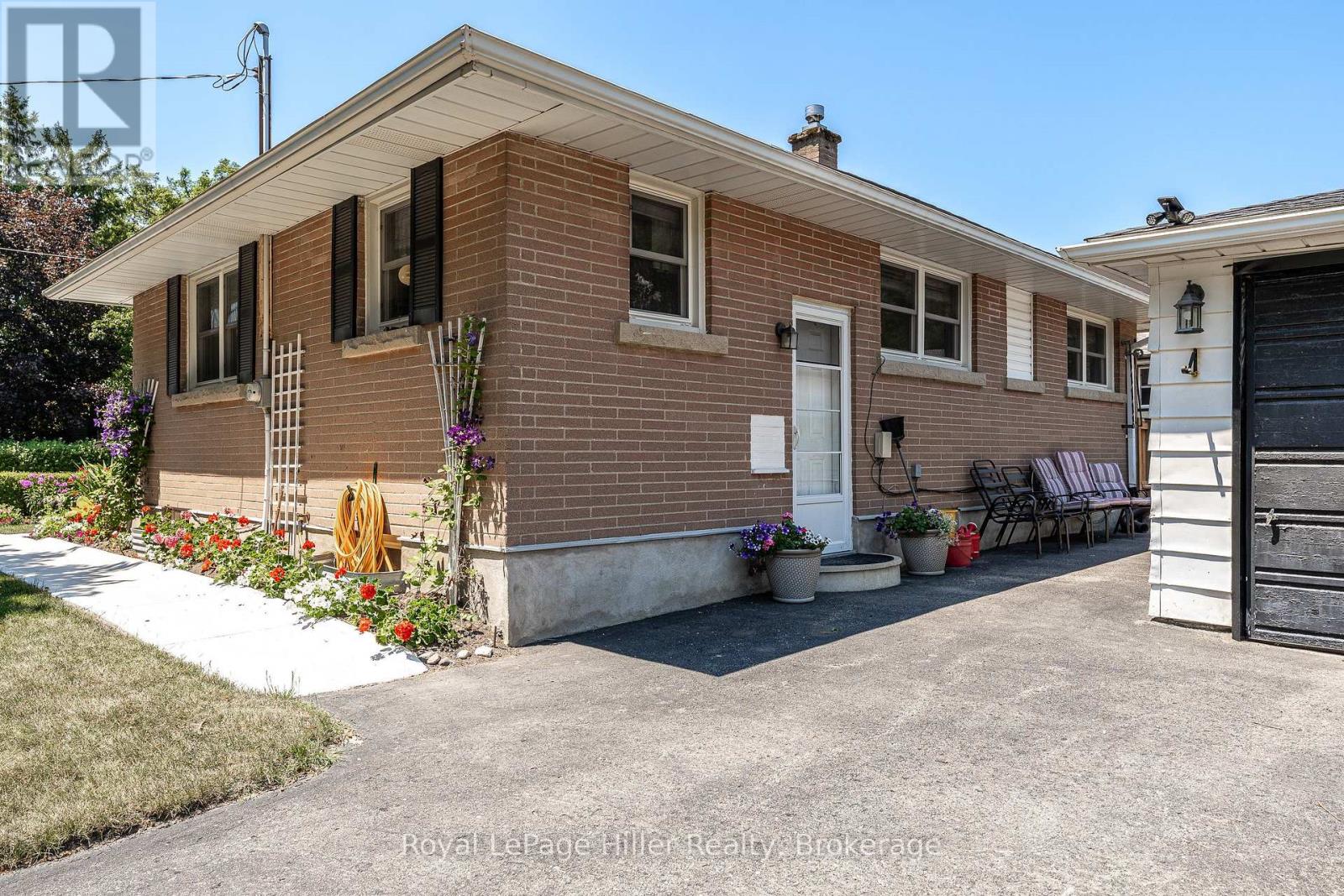 185 STRACHAN STREET - Image 37