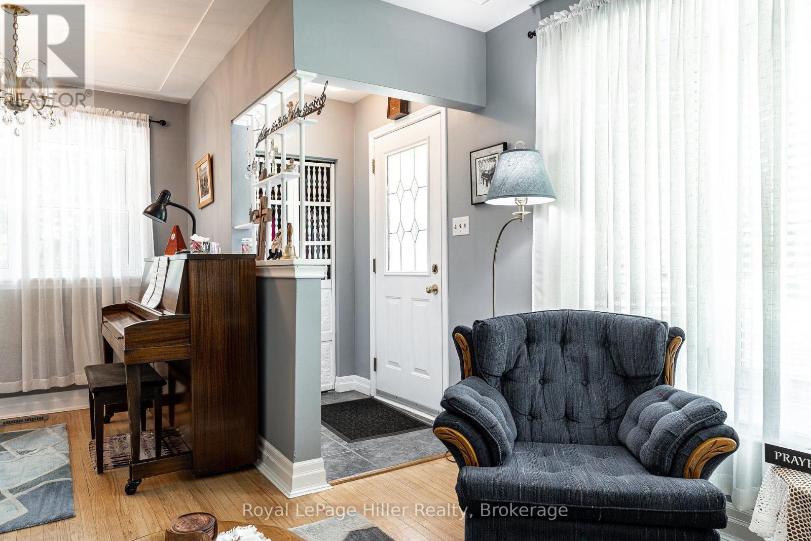 185 STRACHAN STREET - Image 5