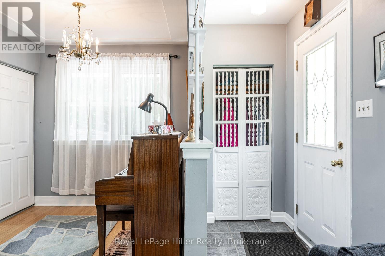 185 STRACHAN STREET - Image 6