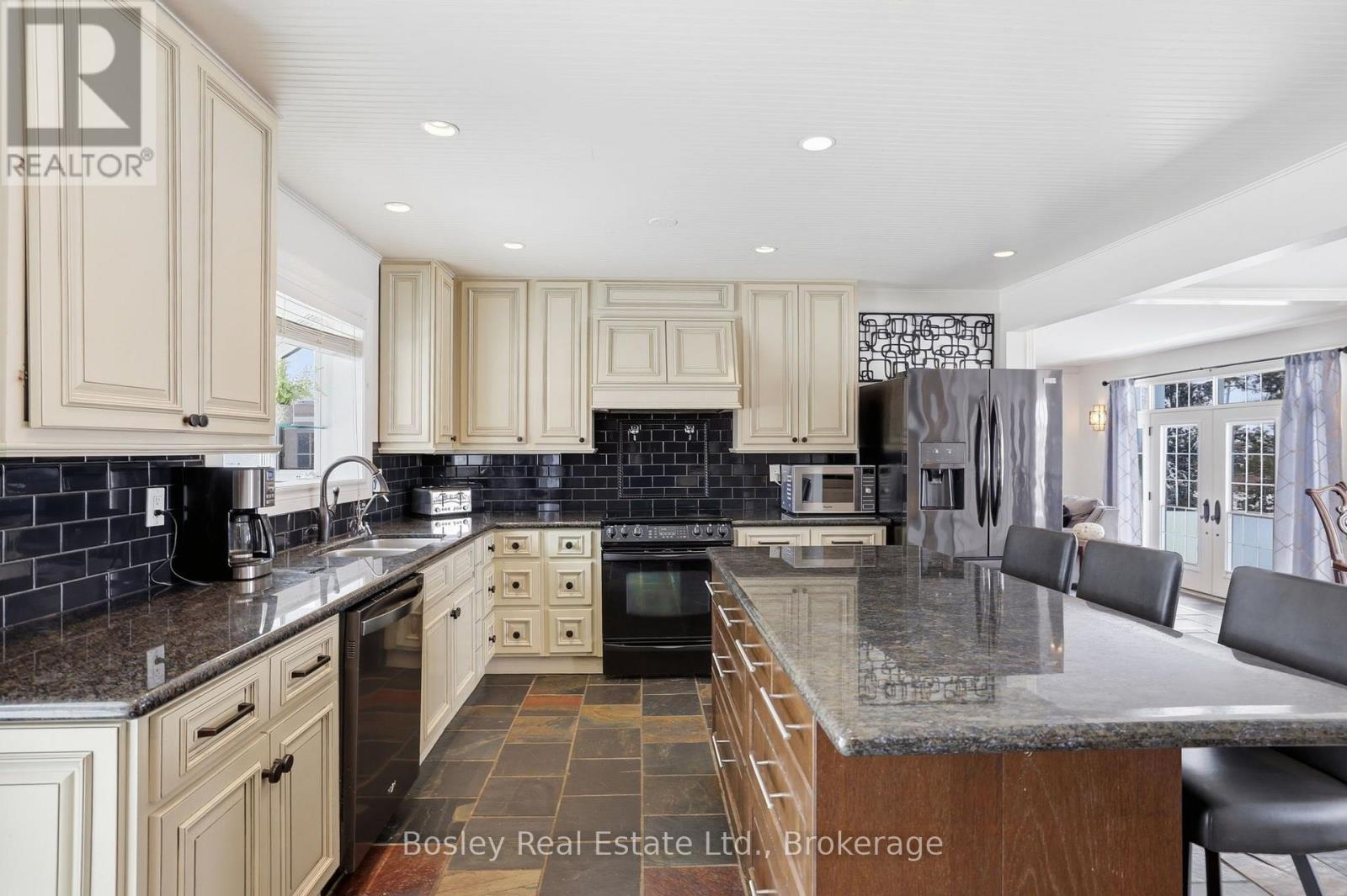 357190 THE BLUE MOUNTAIN MEAFORD TOWNLINE - 11
