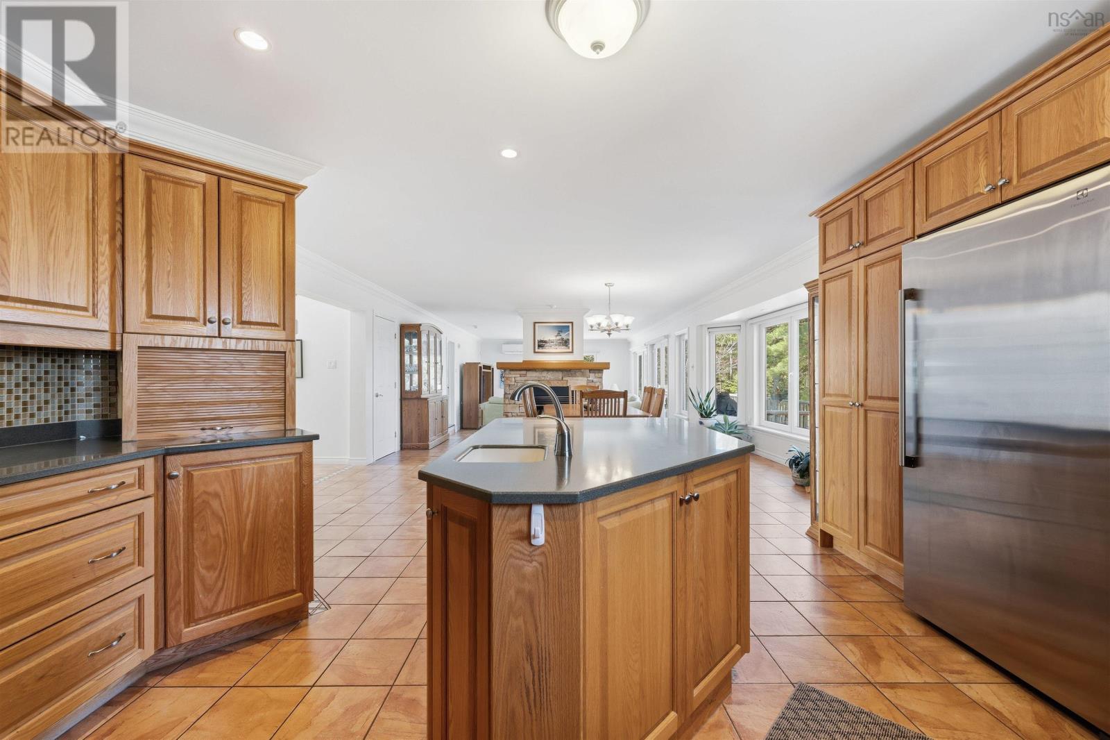 243 Lakeshore Drive - 10