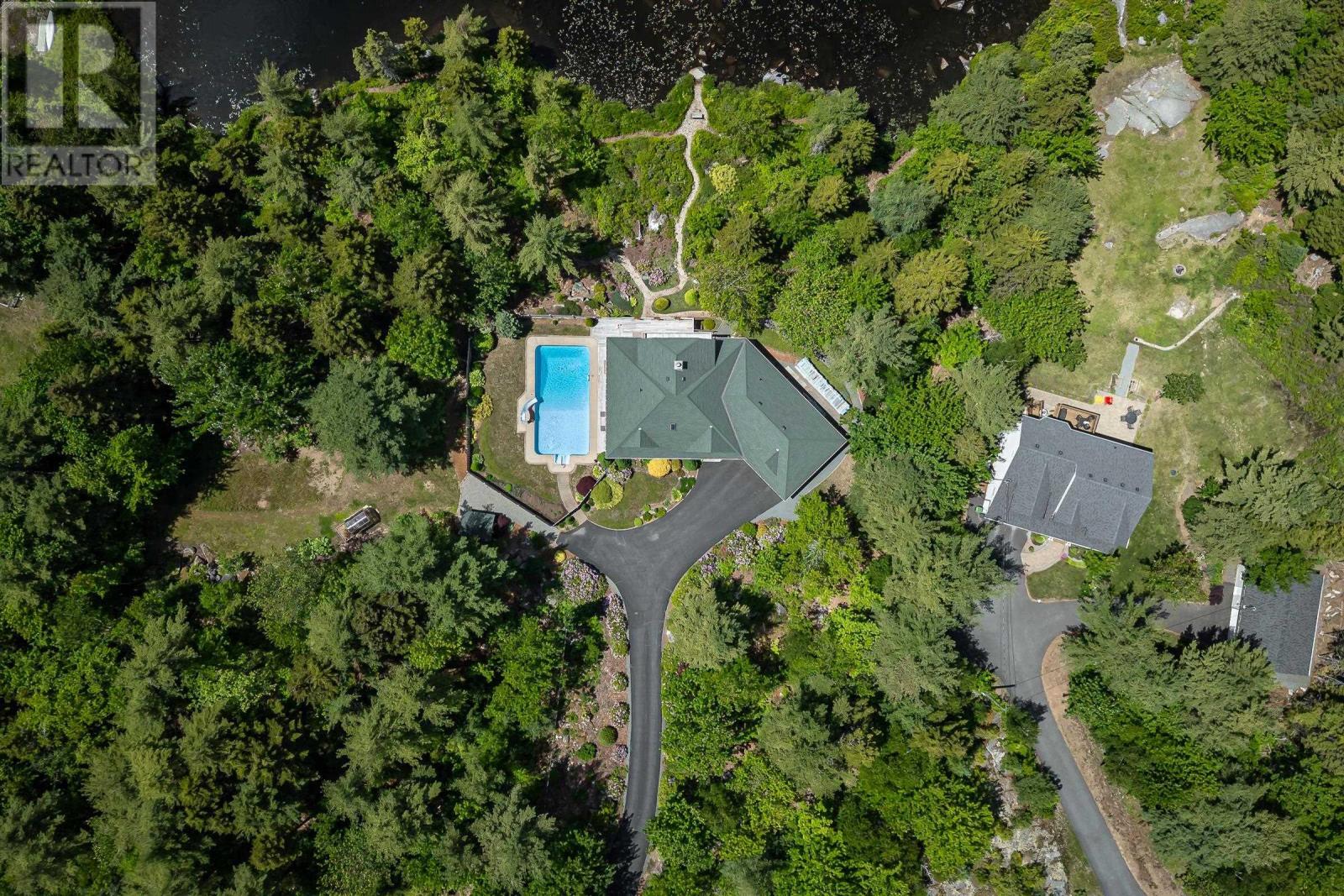 243 Lakeshore Drive - 39