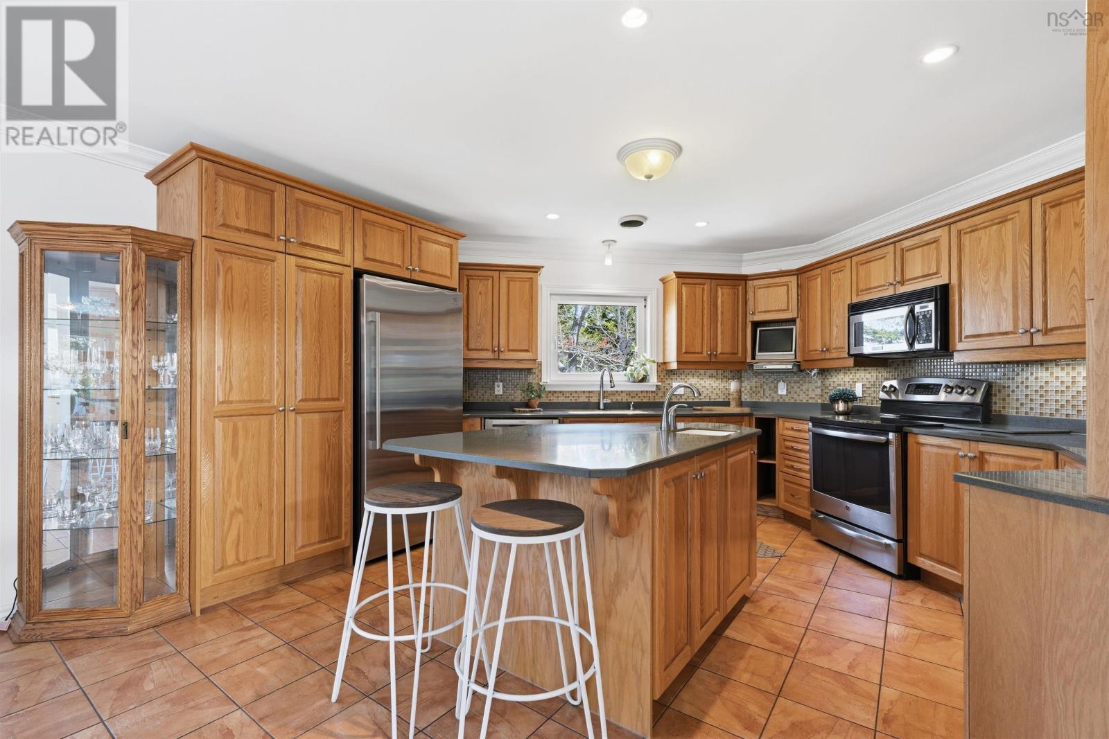 243 Lakeshore Drive - 8