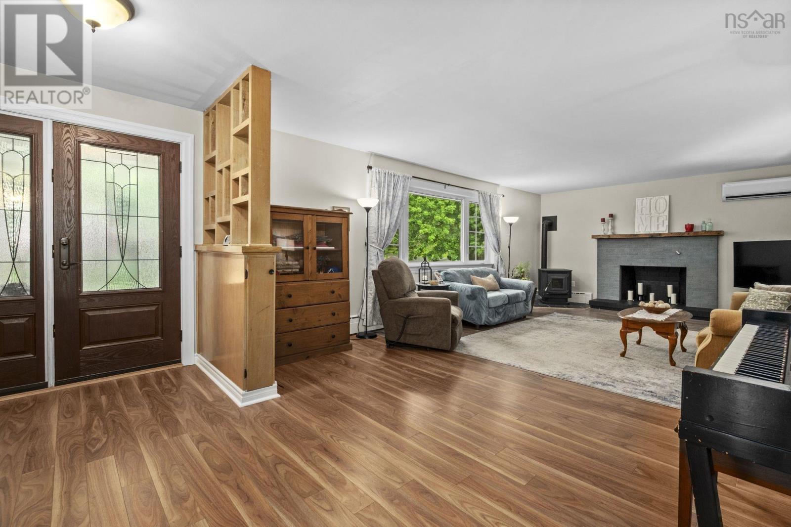 305 Fraser Street - 11