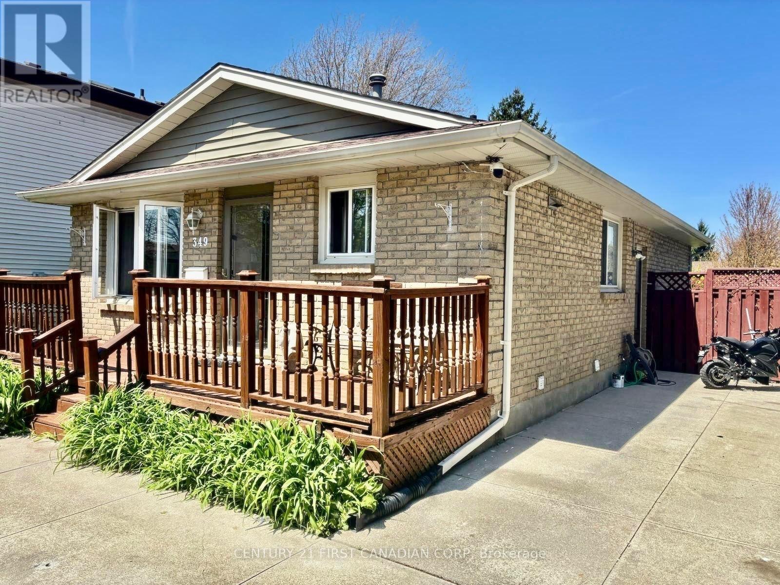 349 BANBURY CRESCENT - 1
