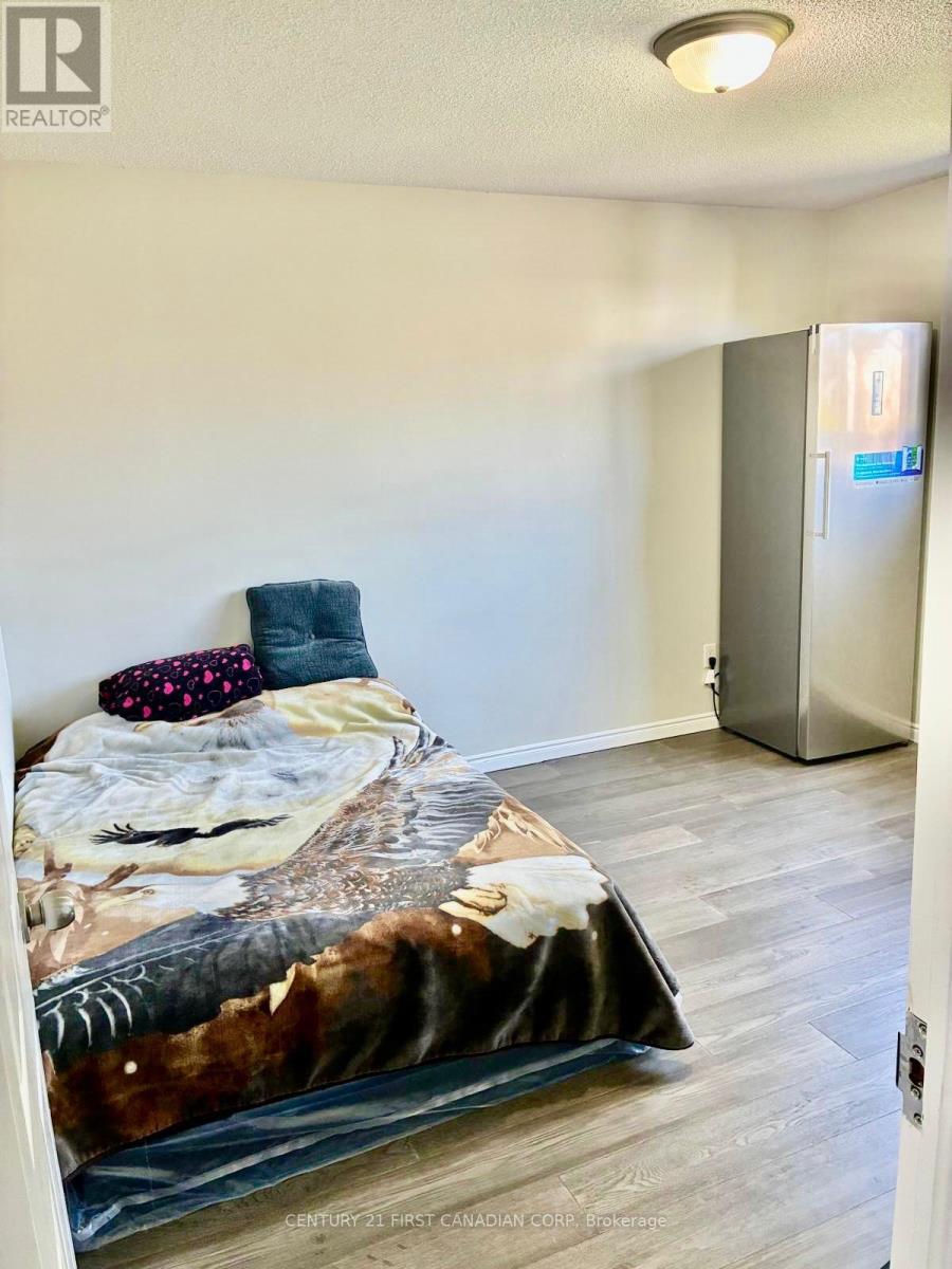 349 BANBURY CRESCENT - 12