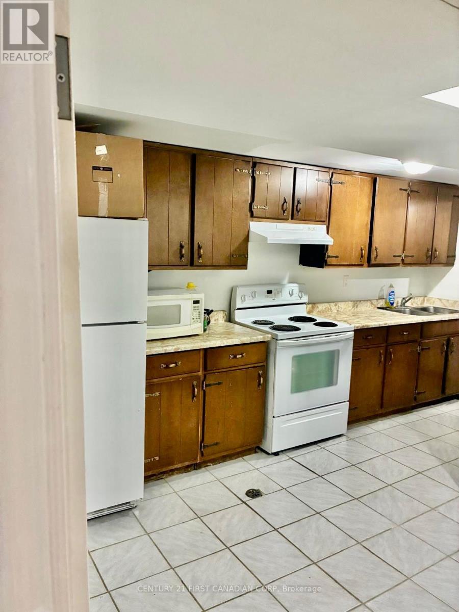 349 BANBURY CRESCENT - 21