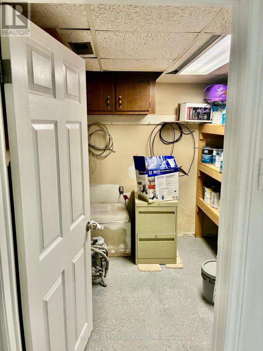 349 BANBURY CRESCENT - 24