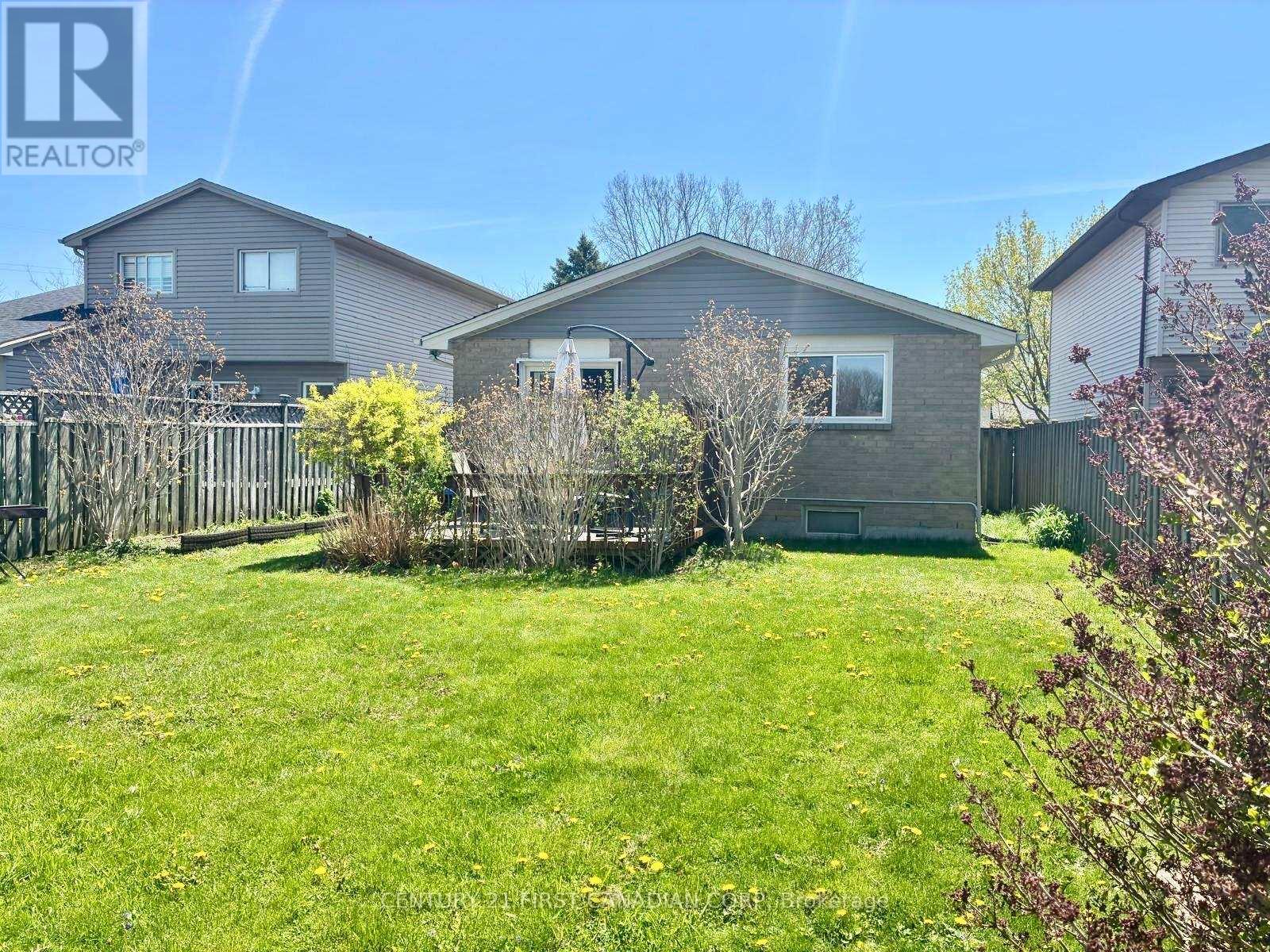 349 BANBURY CRESCENT - 26