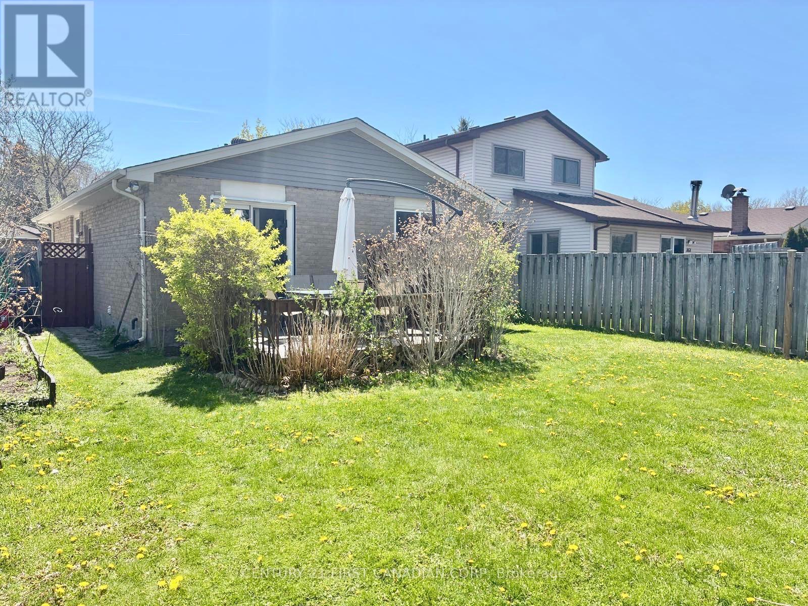 349 BANBURY CRESCENT - 27