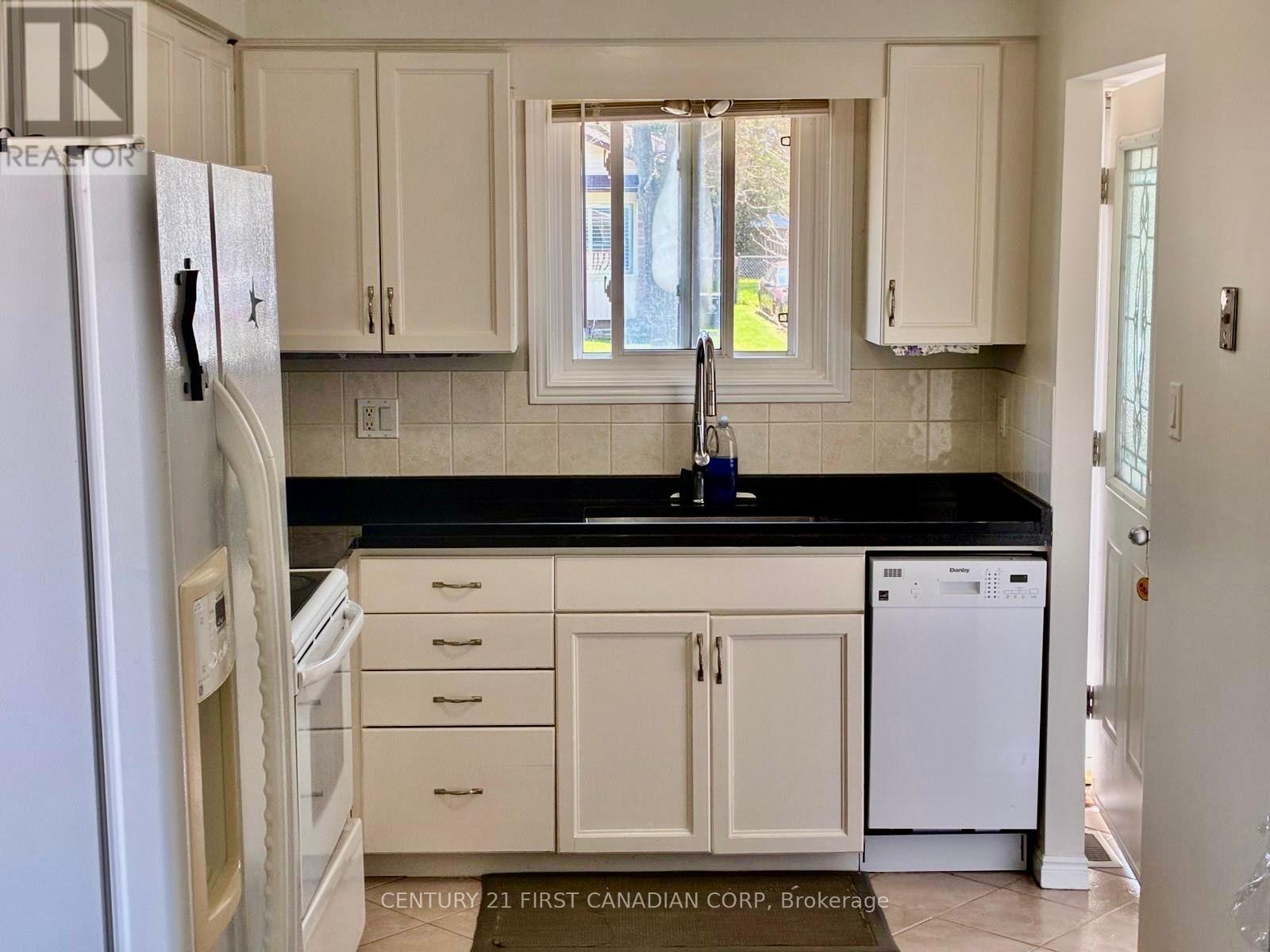 349 BANBURY CRESCENT - 6