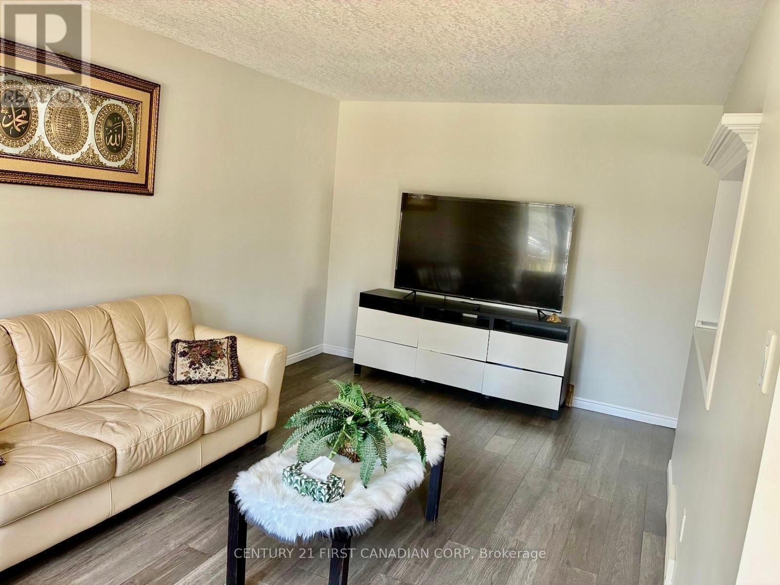 349 BANBURY CRESCENT - 8
