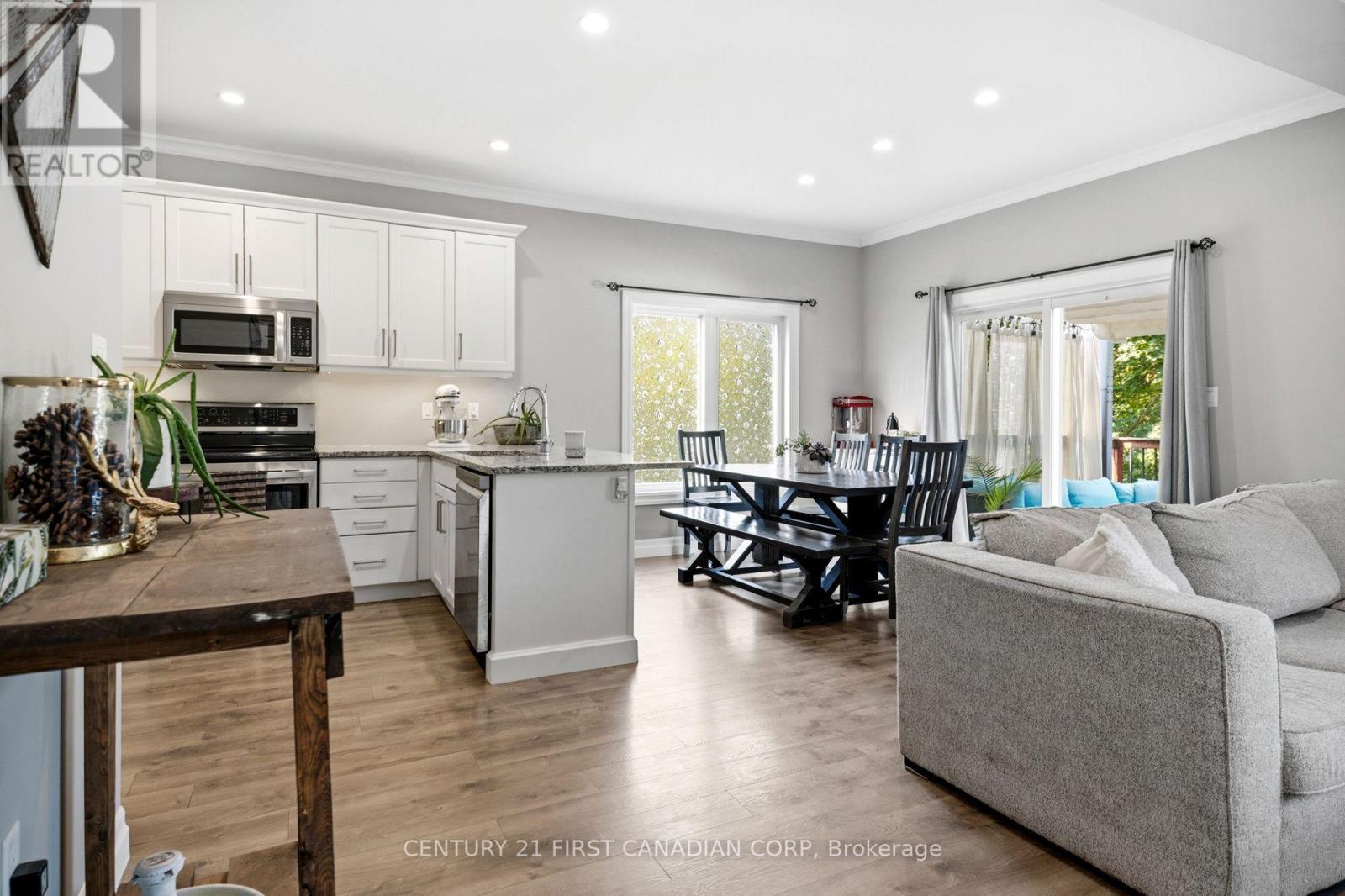 279 OAK STREET - 10