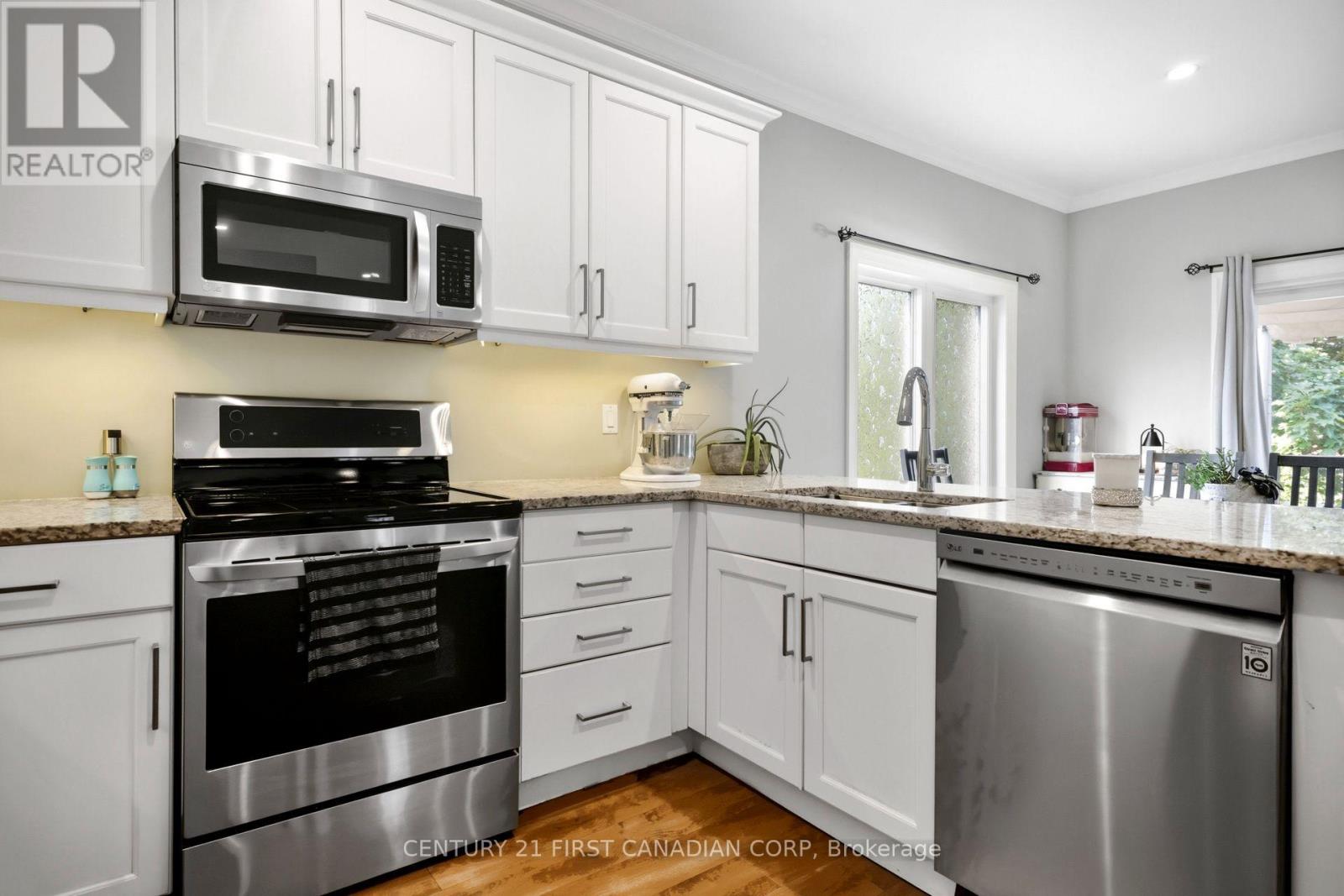 279 OAK STREET - 12