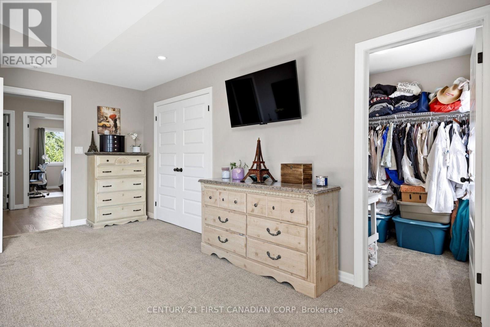 279 OAK STREET - 25