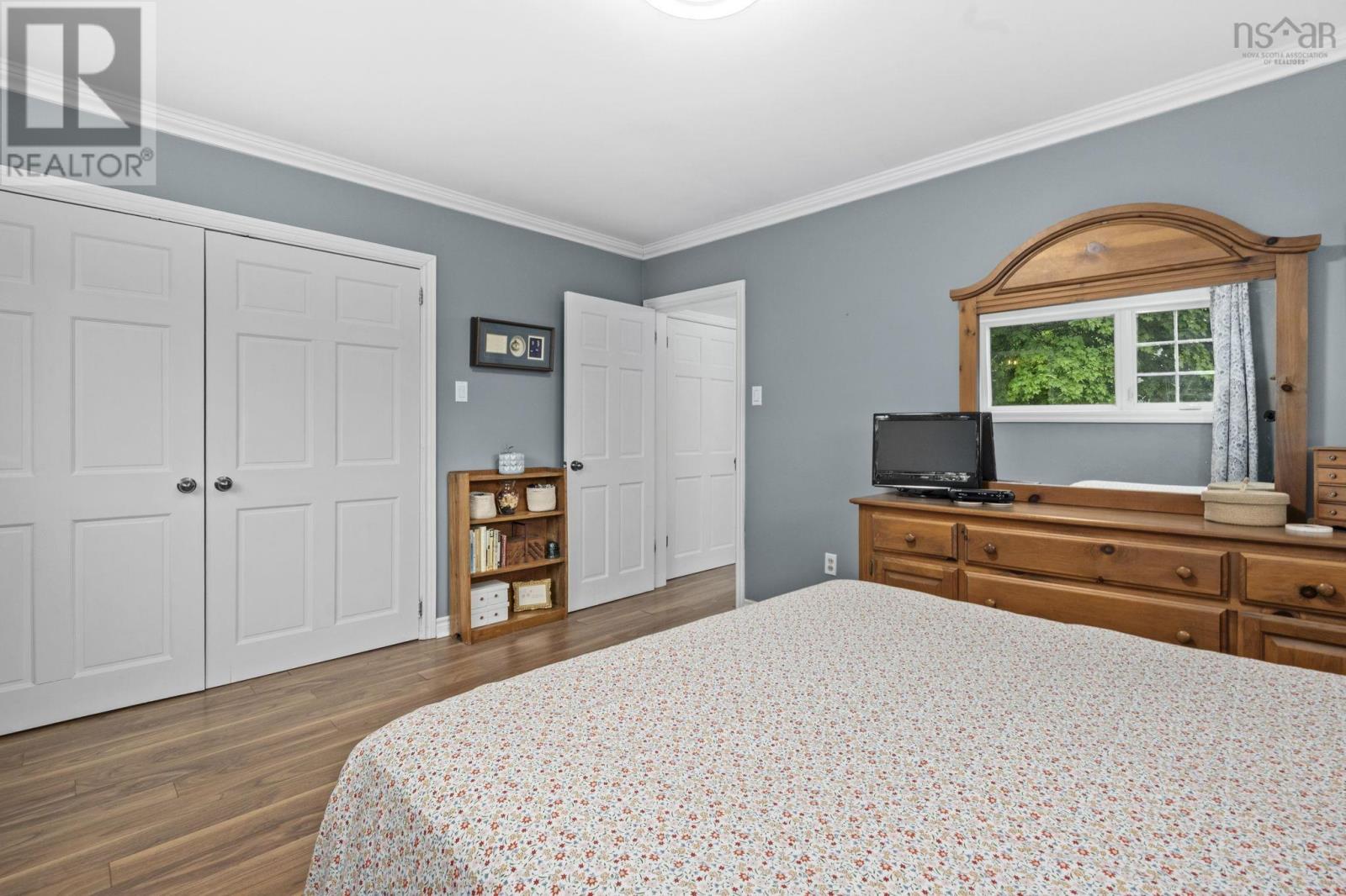 305 Fraser Street - 27