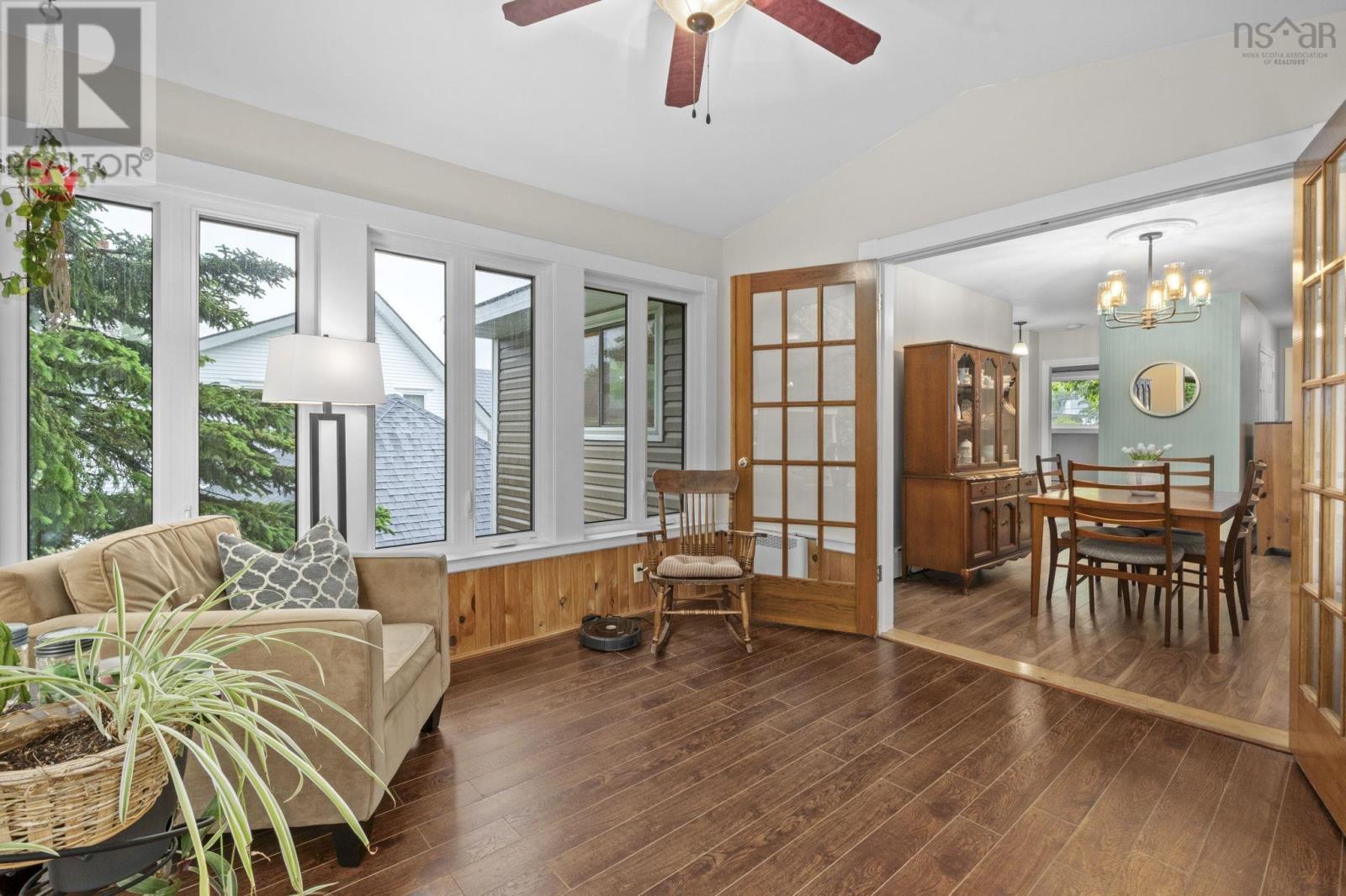 305 Fraser Street - 25