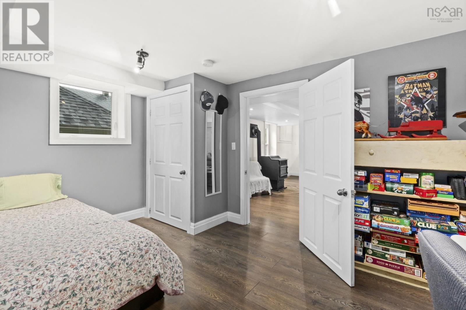 305 Fraser Street - 40