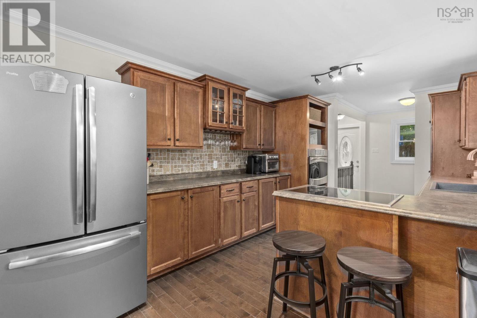 305 Fraser Street - 16