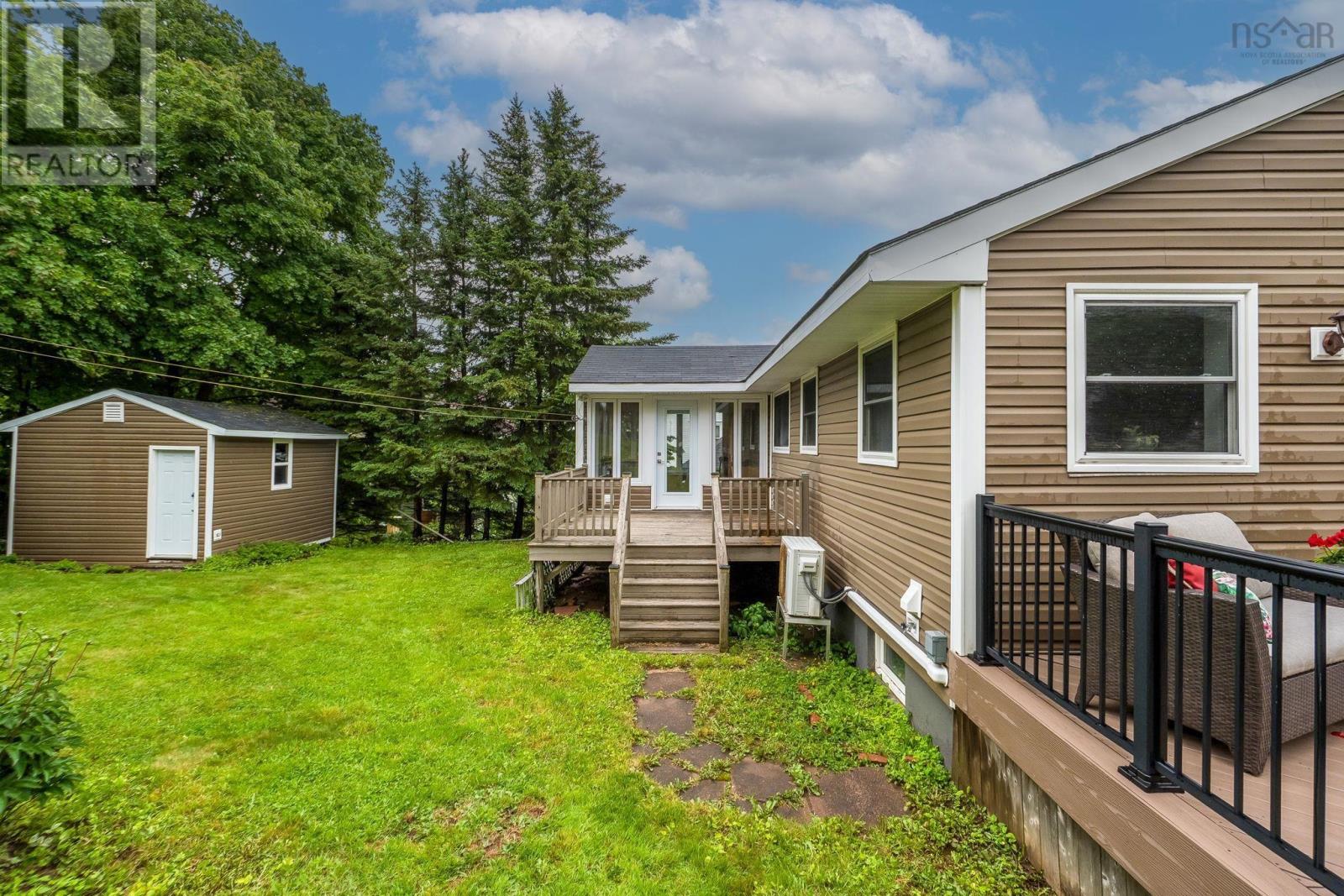 305 Fraser Street - 7