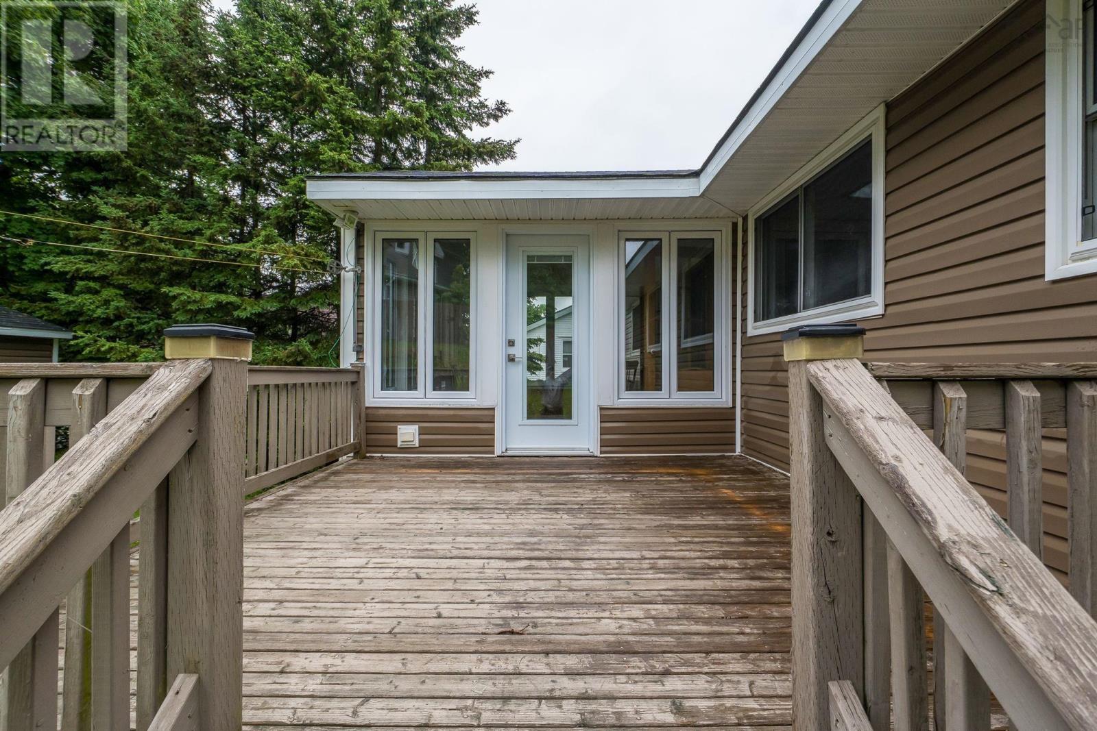 305 Fraser Street - 9