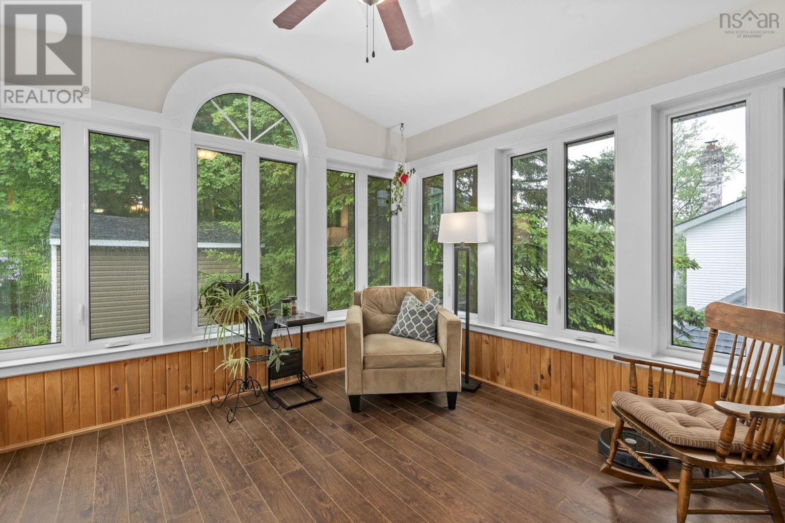 305 Fraser Street - 23