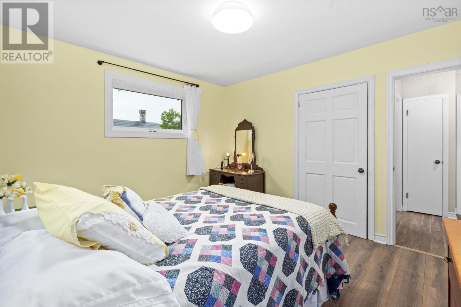 305 Fraser Street - 32