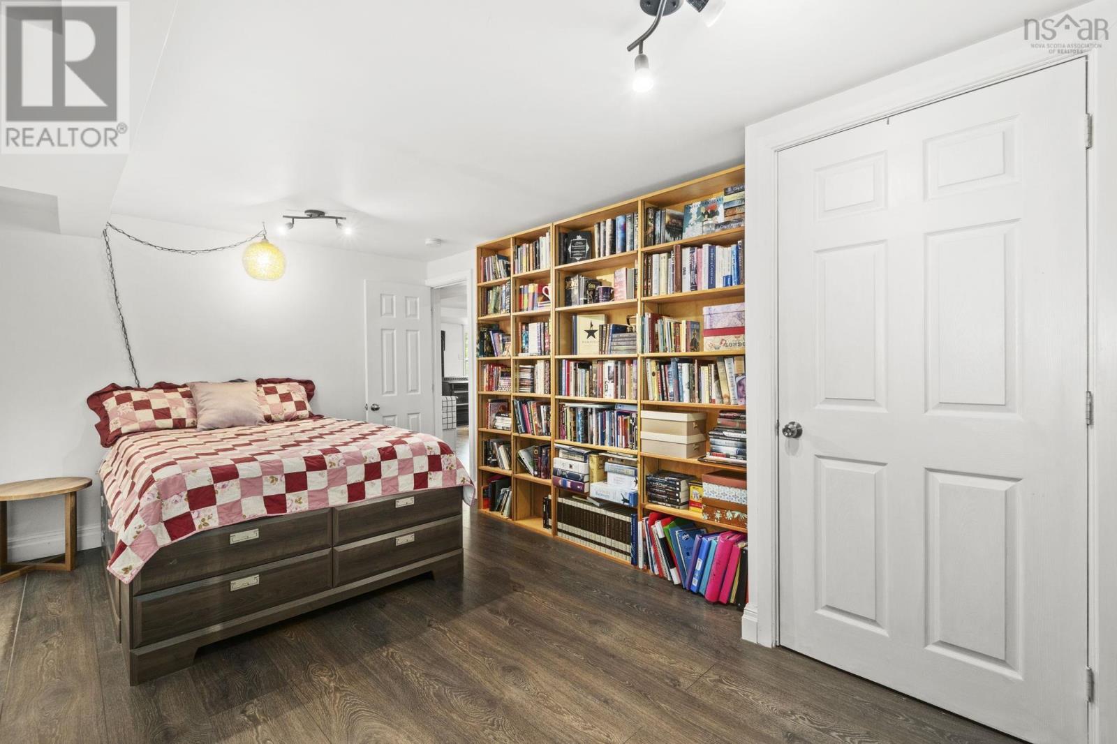 305 Fraser Street - 41